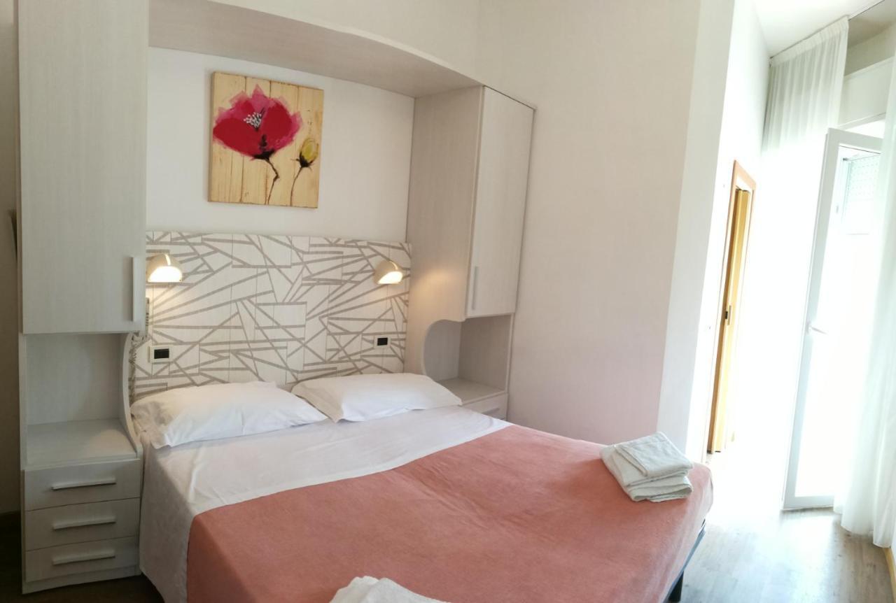 Hotel Luana Rimini Exteriör bild