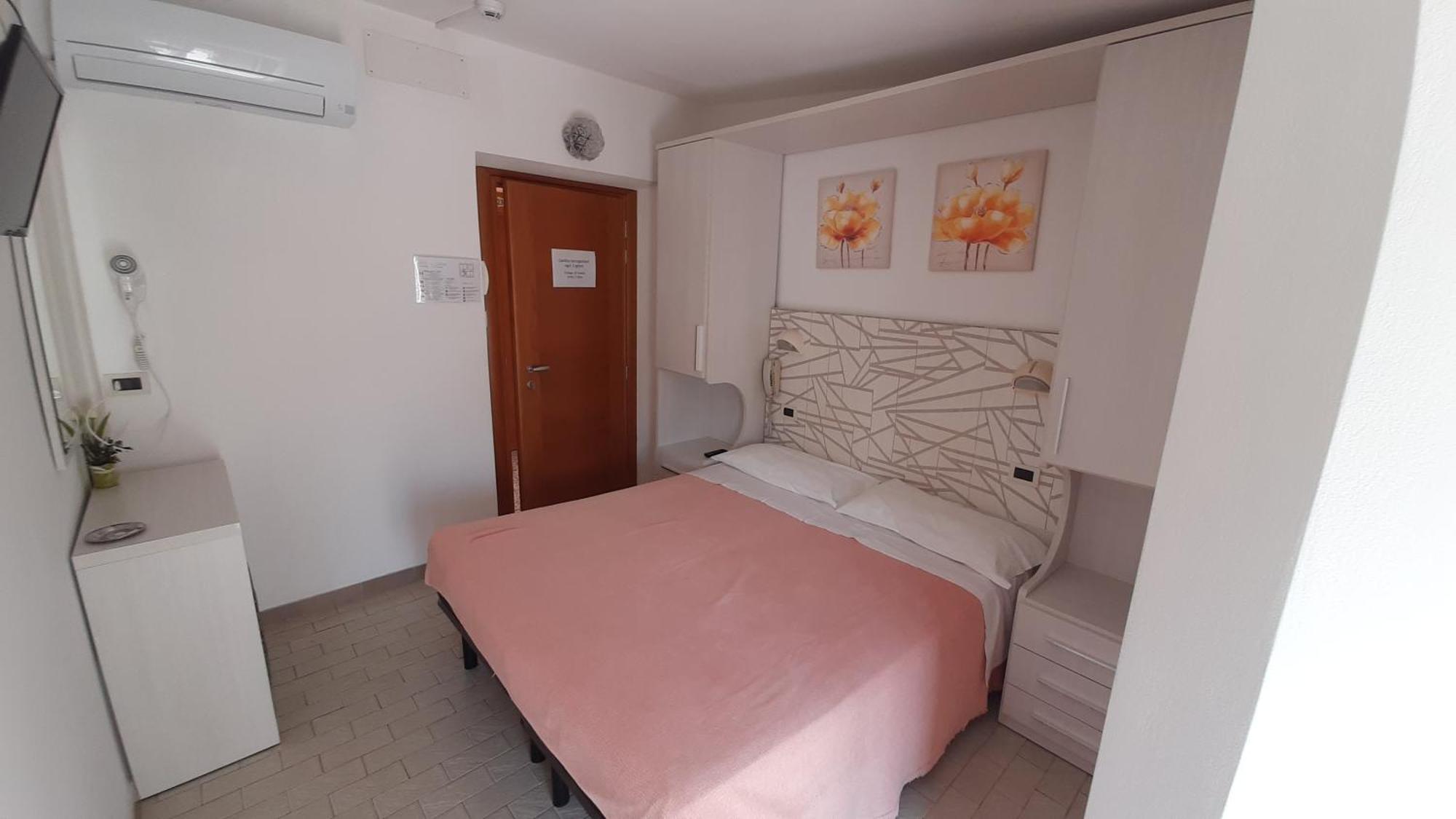 Hotel Luana Rimini Exteriör bild