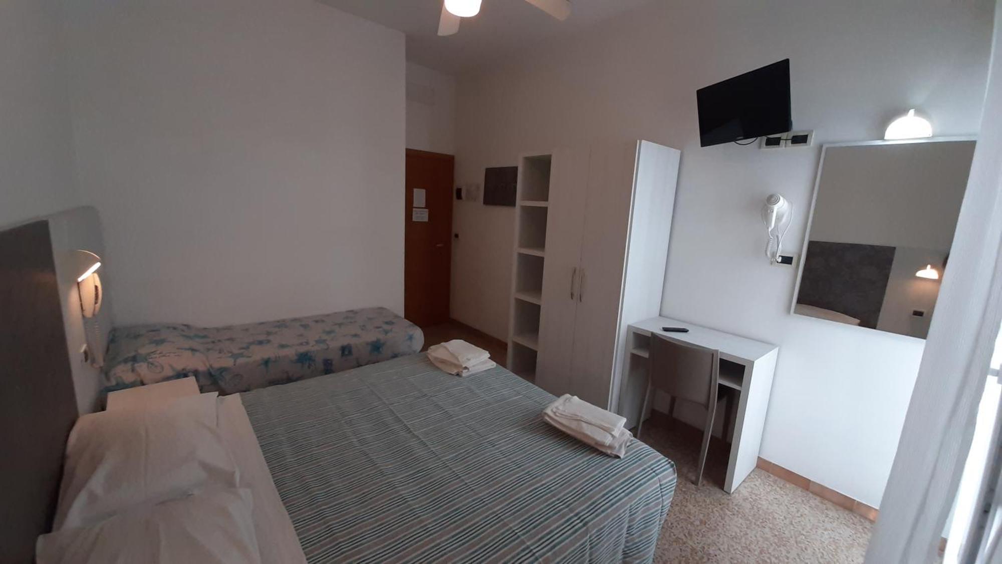 Hotel Luana Rimini Exteriör bild