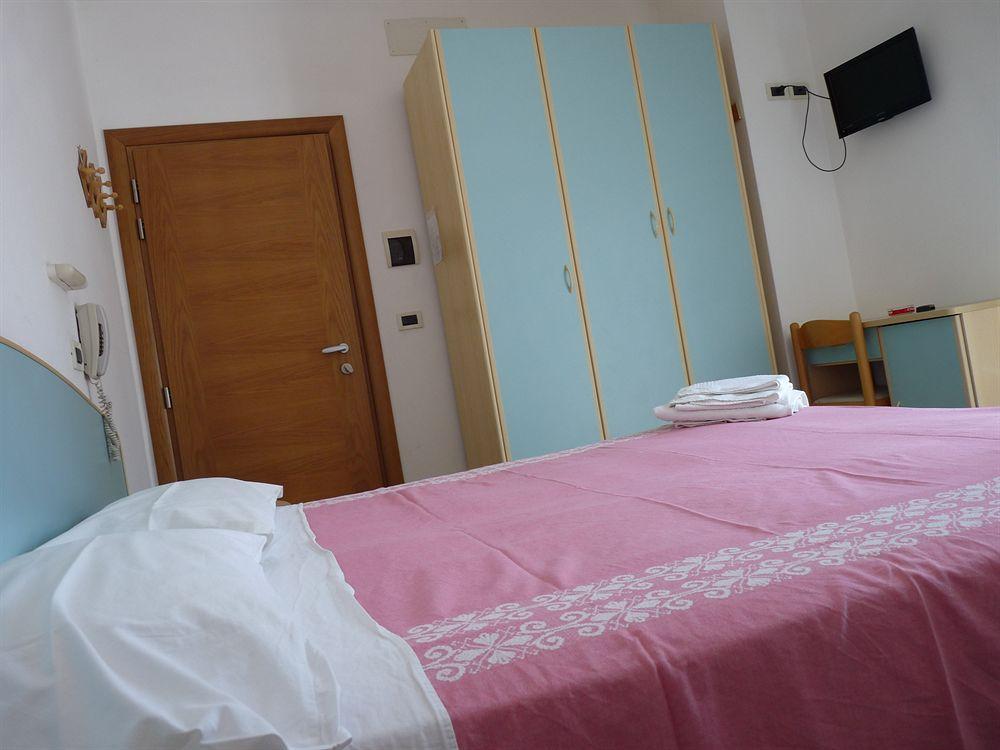 Hotel Luana Rimini Exteriör bild
