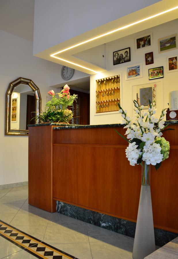 Hotel Luana Rimini Exteriör bild